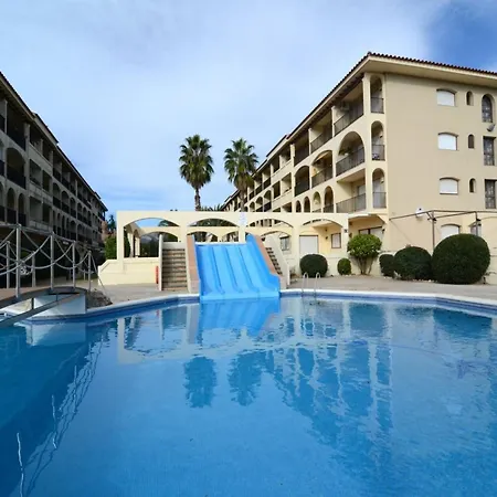 Apartment For 5 People With Garden