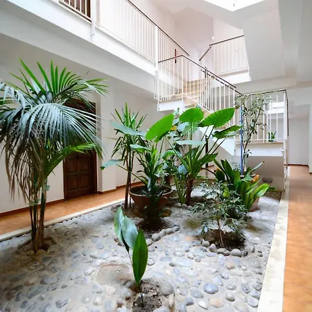 For 5 People With Garden *