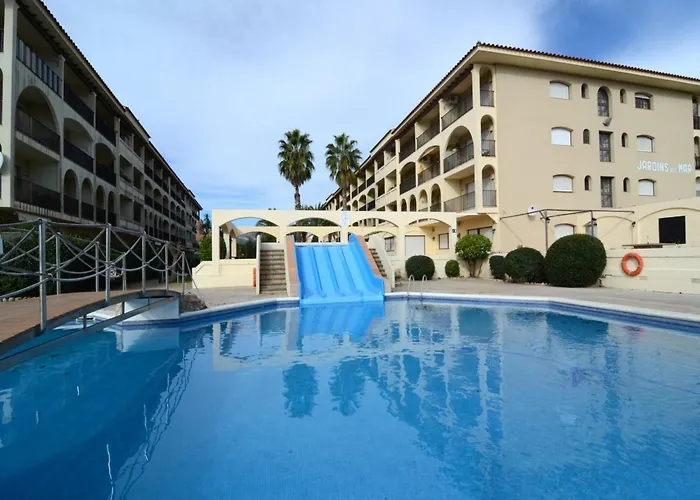 Apartment For 5 People With Garden