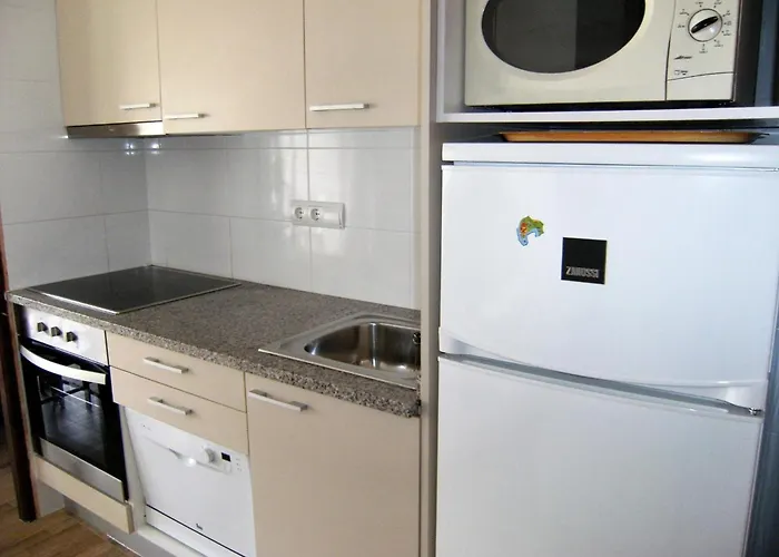 For 5 People With Garden Apartment
