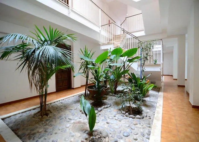 For 5 People With Garden *